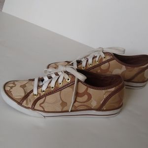 Coach Dee signature logo sneakers 6.5